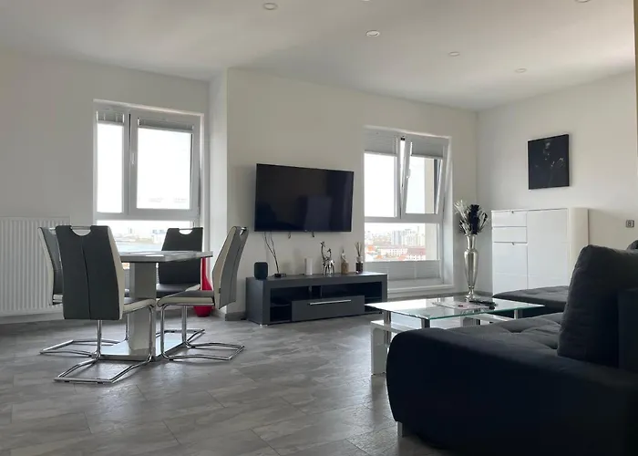 Apartment Lakeview 2 Penthouse Rooftop Terrace W15 *