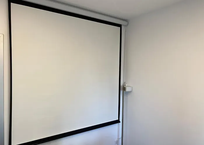 Lakeview 2 Penthouse Rooftop Terrace W15