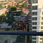 Lakeview 2 Penthouse Rooftop Terrace W15 Apartment *