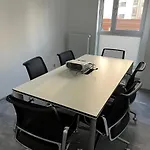 Lakeview 2 Penthouse Rooftop Terrace W15 *