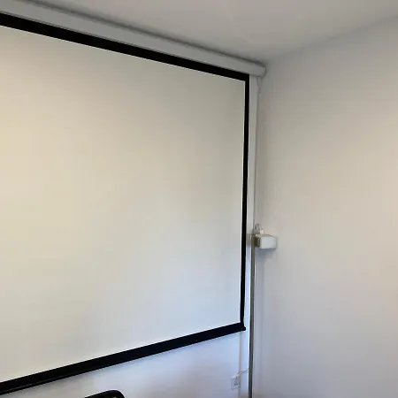 Lakeview 2 Penthouse Rooftop Terrace W15