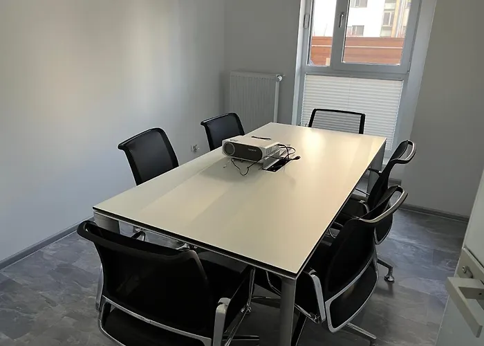 Lakeview 2 Penthouse Rooftop Terrace W15 *